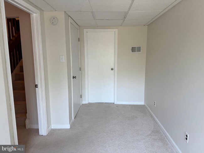 Building Photo - 5404 Doral Dr