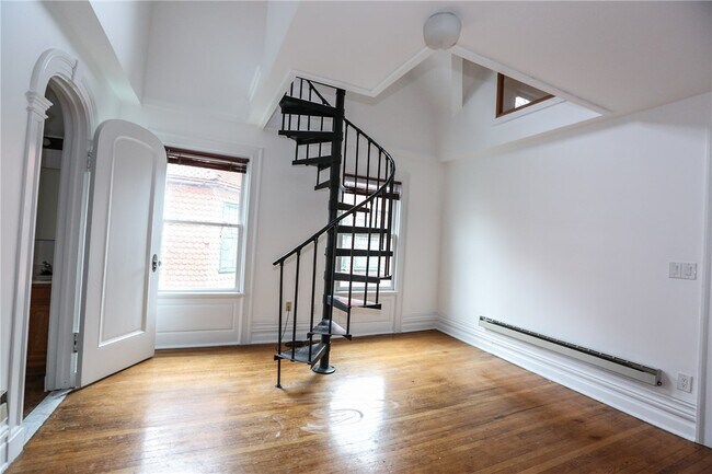 Building Photo - 11 Portsmouth Terrace