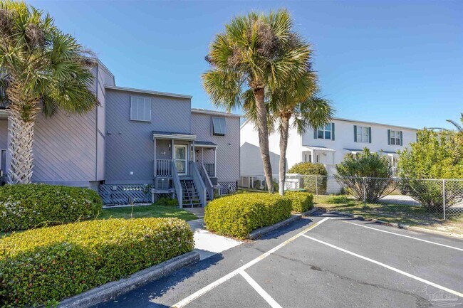 Building Photo - 14180 River Rd