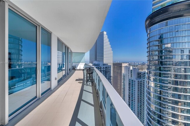 Building Photo - 200 Biscayne Blvd Way