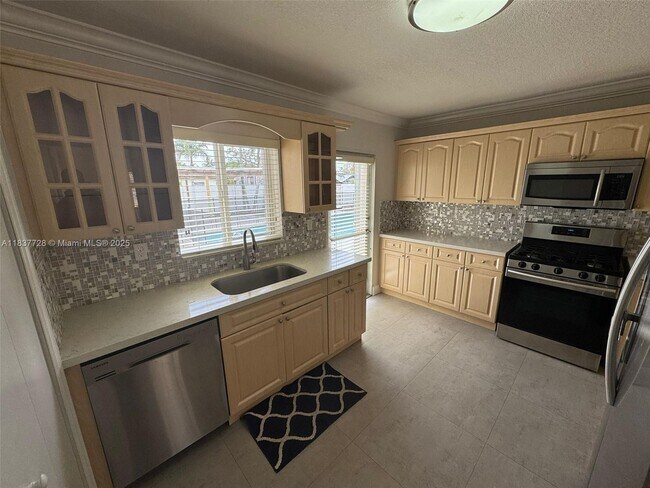 Building Photo - 2405 SW 129th Ct