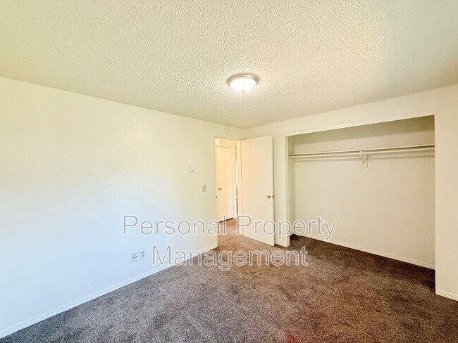 Building Photo - 7420 NE Hazel Dell Ave