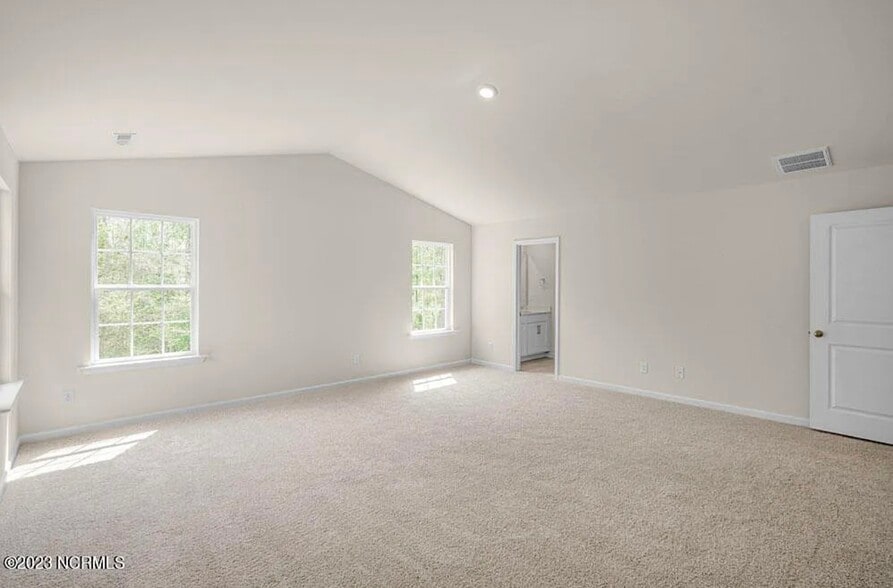 Building Photo - 1227 Middlecrest Dr