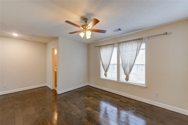 Building Photo - 18503 Fair Grange Ln