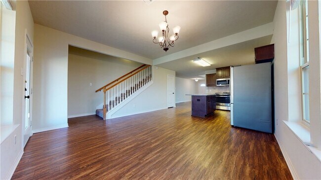 Building Photo - 923 Emerald Dove Ave