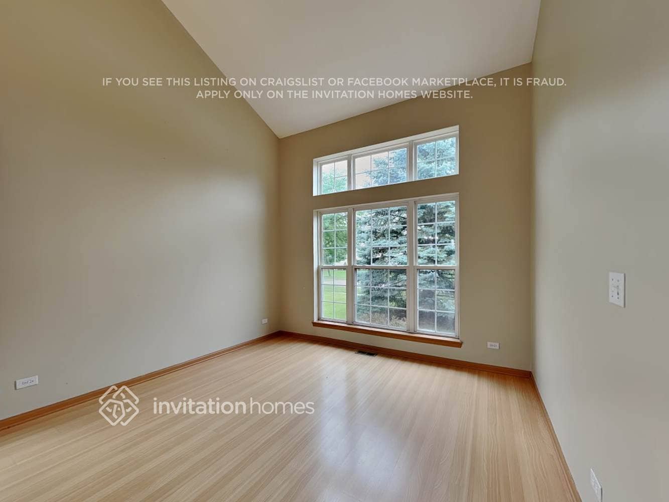 Building Photo - 10880 Grand Canyon Ave