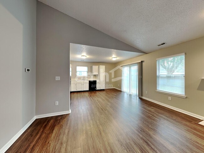 Building Photo - 17317 Pine Wood Ln