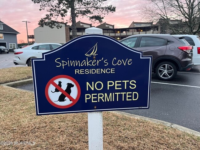 Building Photo - 210 Spinnakers Cv