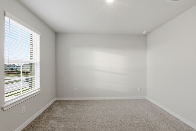 Building Photo - 4011 Ancient Honor Dr