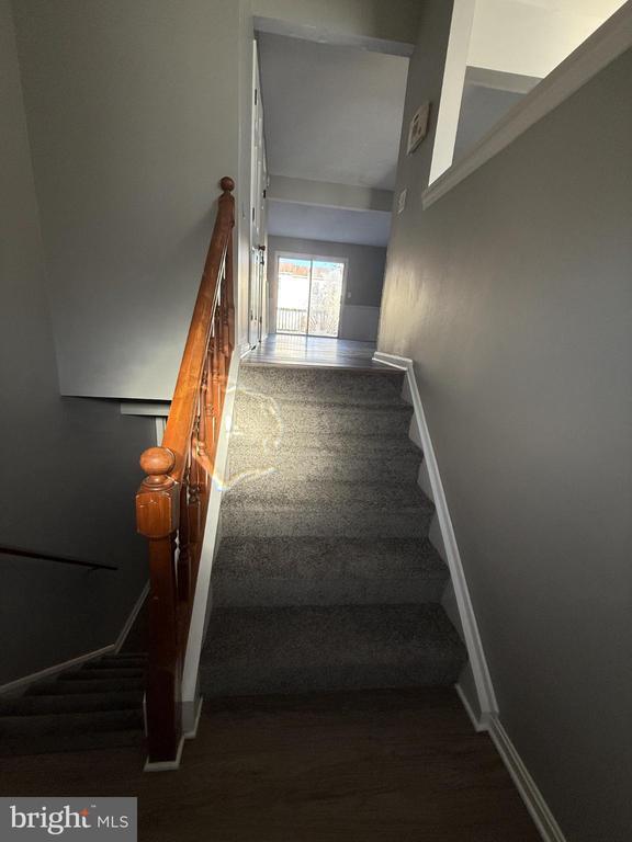 Building Photo - 1027 Pirates Ct