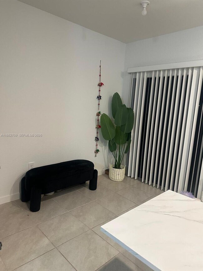 Building Photo - 437 NE 13th St