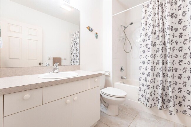 Building Photo - AMAZING CONDO IN WATERSIDE CLUB