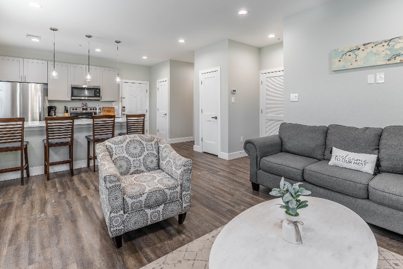 Building Photo - 142 W 5th St