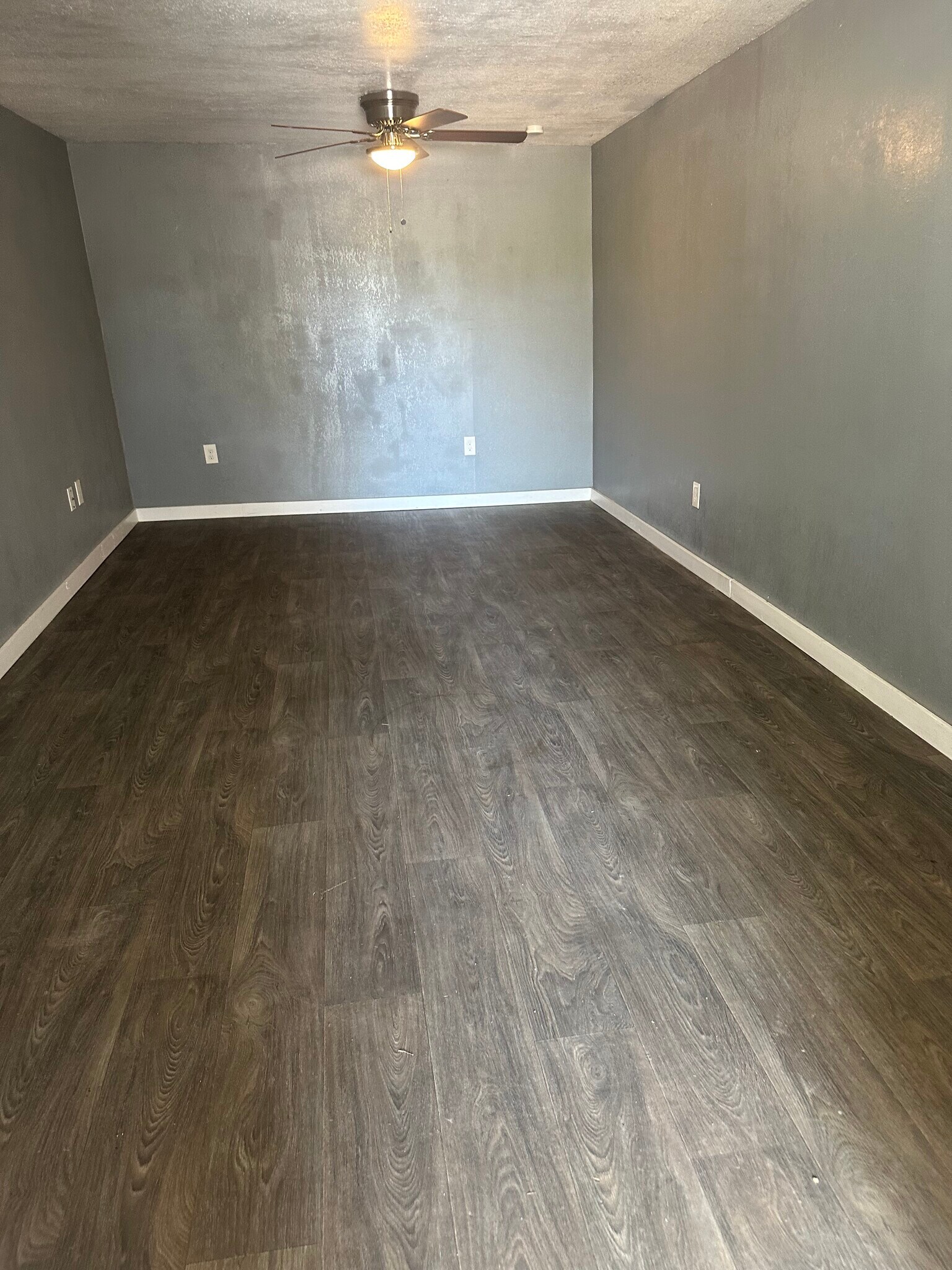 Building Photo - 311 Glamis Ave