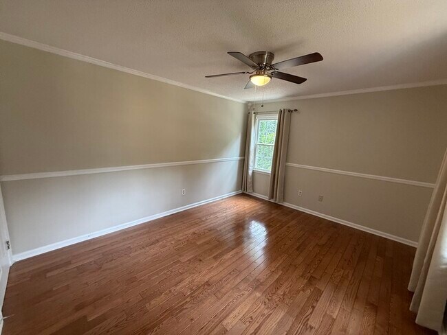 Building Photo - 5556 Hunters Hill Rd