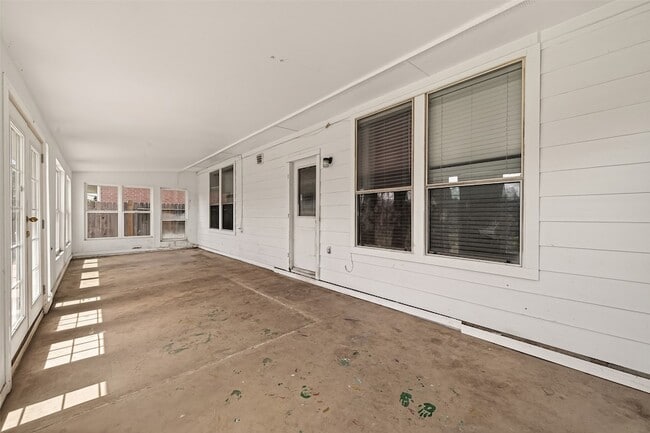 Building Photo - 13915 Maleewan Ln
