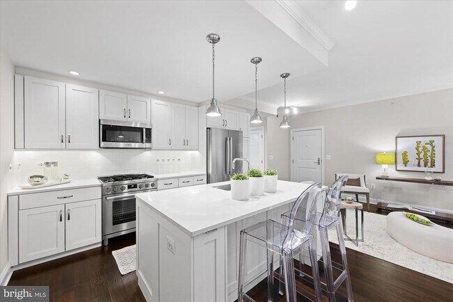 Building Photo - 4915 Hampden Ln