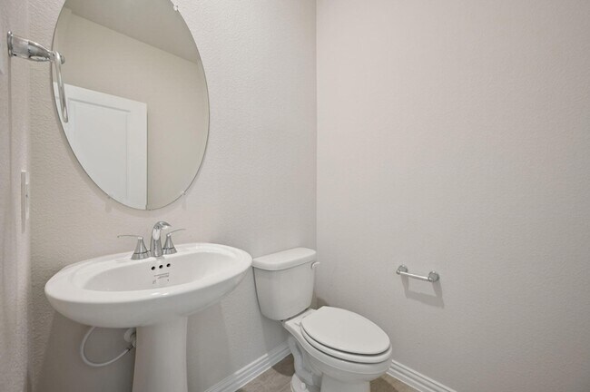 Building Photo - 3412 Brompton Dr