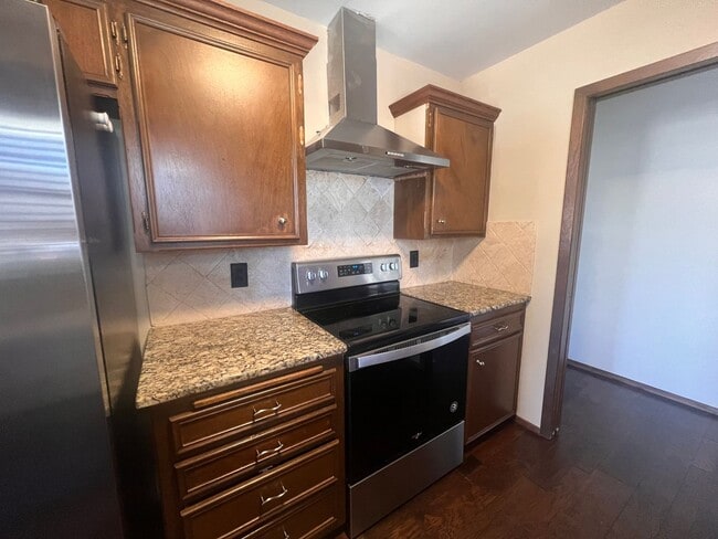 Building Photo - Spacious 4 Bed / 3 Bath Home in Southeast Wichita