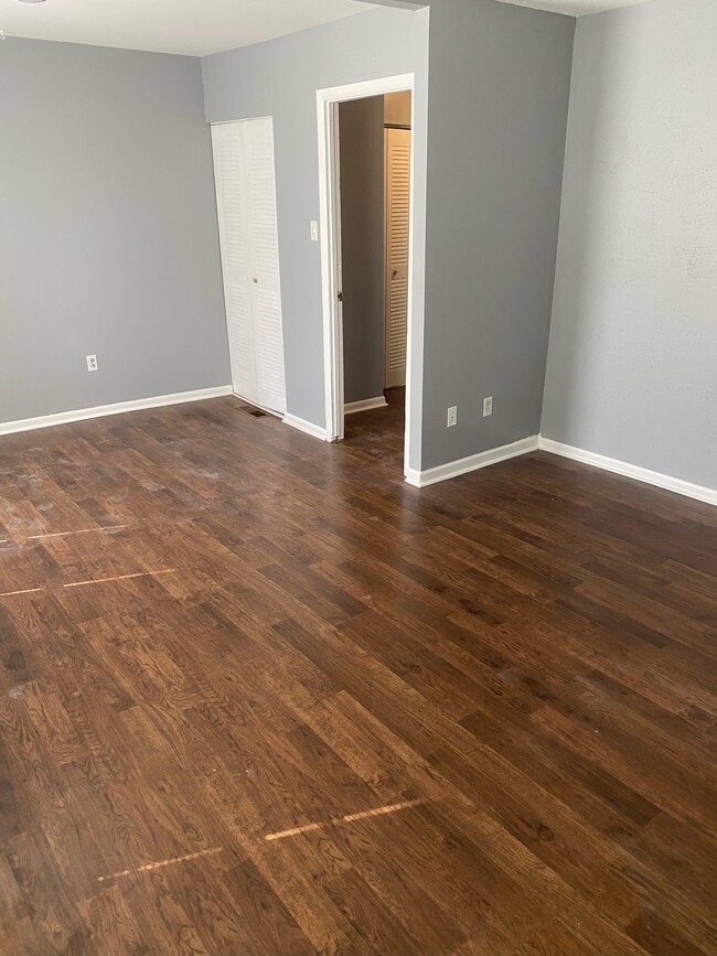 Building Photo - 1814 Regal Dr