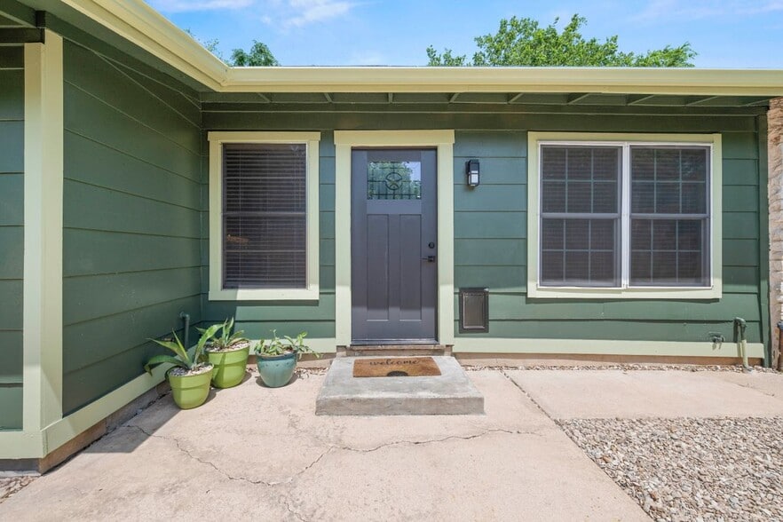 Building Photo - 3508 Southridge Dr