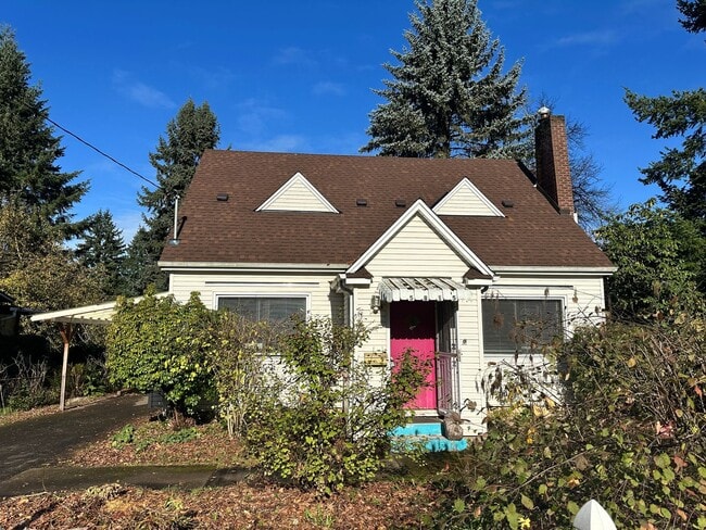 Primary Photo - Wow! Amazing 3-bedroom 1-bath house with large fully fenced backyard