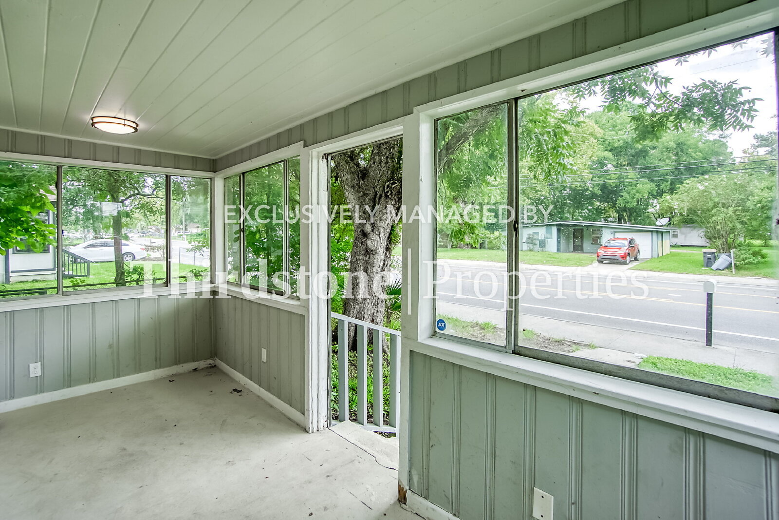 Building Photo - 3032 W 5th St