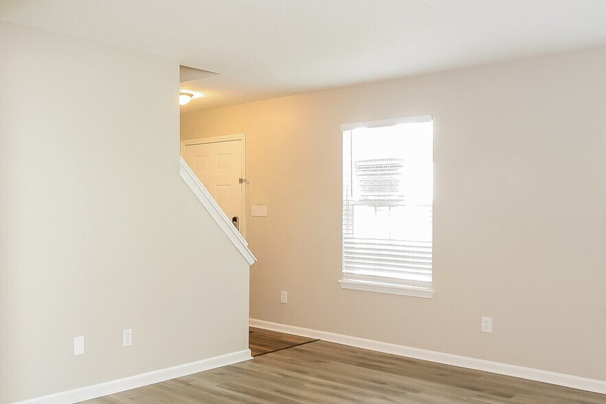 Building Photo - 4310 Blue Spruce Ct