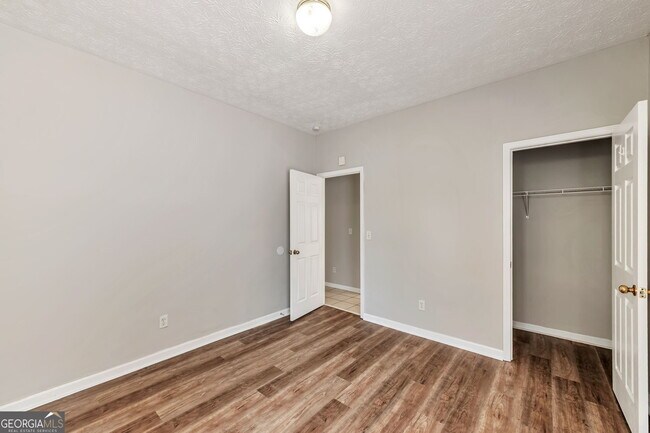 Building Photo - 38 Rockport Dr