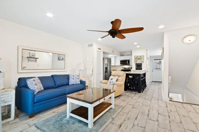 Building Photo - 1948 W Beach Blvd