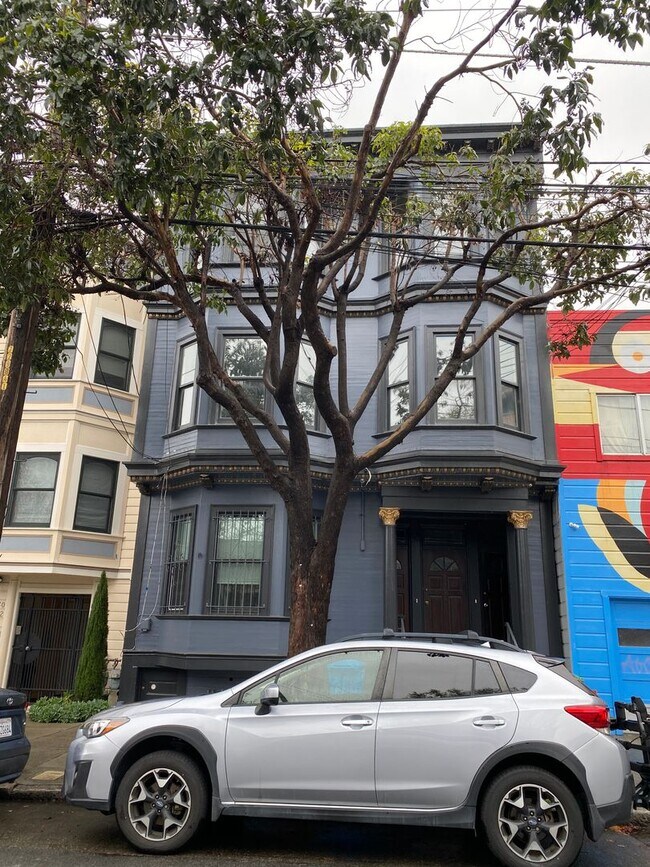 Building Photo - 2554-2558 Bryant Street
