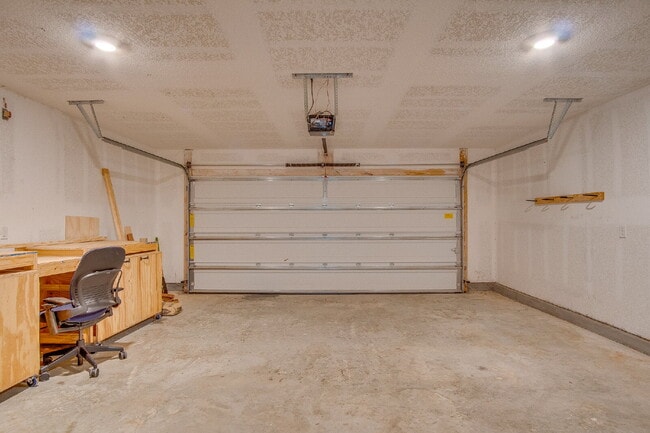 Building Photo - Season’s Savings! Spacious 5BR Near NAS – ...