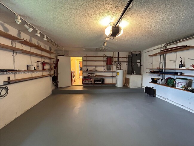 Building Photo - 1048 NW 99th Ave