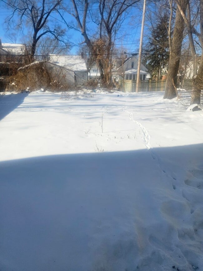 Building Photo - 2bd/1 bath Single Family Home!