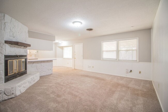 Building Photo - Great 3 bedroom 1.5 bathroom house!