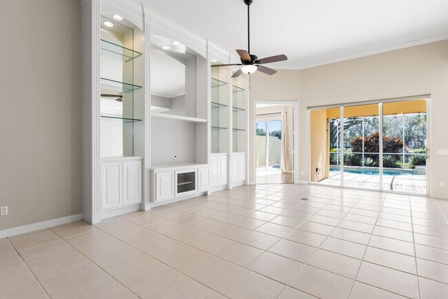 Building Photo - ** ISLAND WALK ** 3 BED + DEN / 2.5 BATH -...