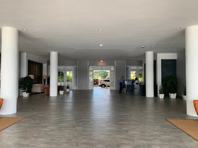 Building Photo - 800 West Ave
