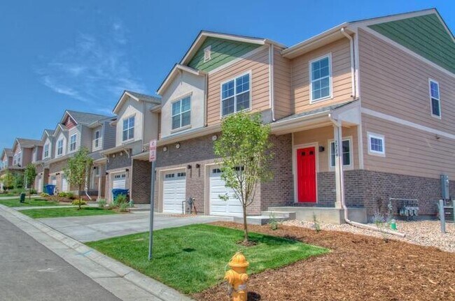 Primary Photo - 1650 W 52nd Ct