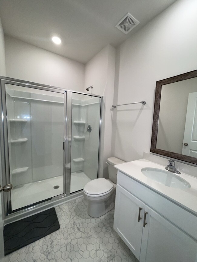 Building Photo - Beautiful Fountain Inn Home