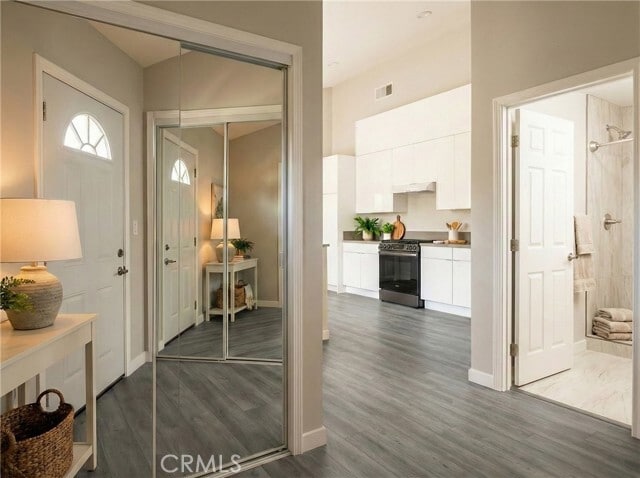 Building Photo - 8460 Nestle Ave