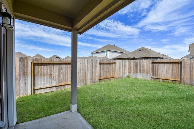 Building Photo - 14042 Chinook Dr