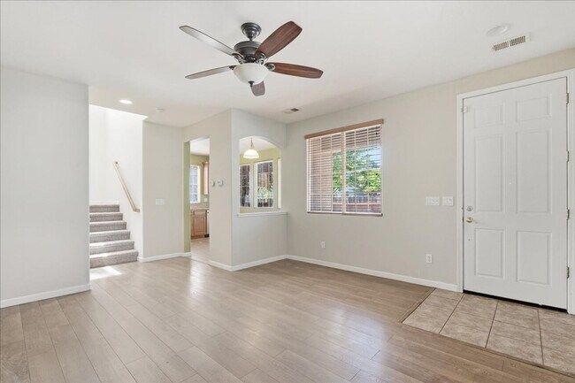 Building Photo - 2803 Crested St