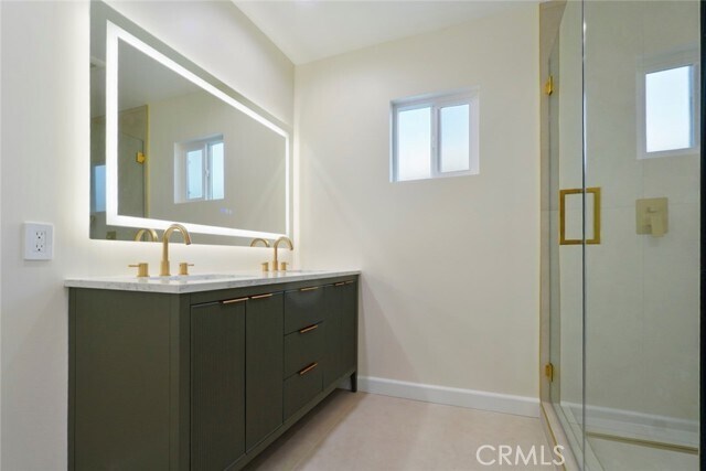 Building Photo - 7423 Balcom Ave