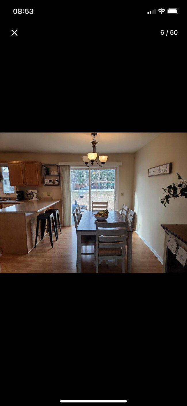 Building Photo - 873 Lincoln Ave