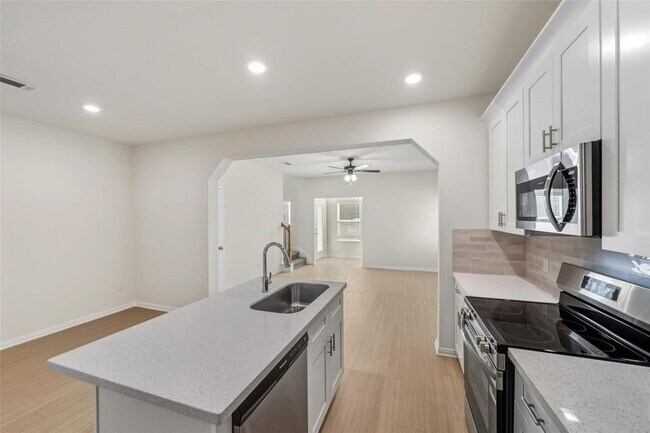 Building Photo - 712 W Dallas St