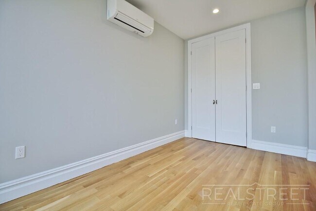Building Photo - Stunning New 1 Bed in Prime Bed Stuy New B...