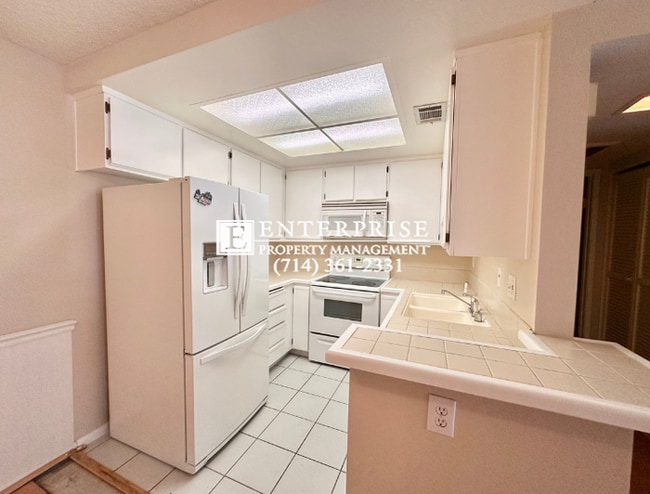 Building Photo - Move-In Ready Gem: Charming 1-Bedroom and Loft in Rancho Santa Margarita