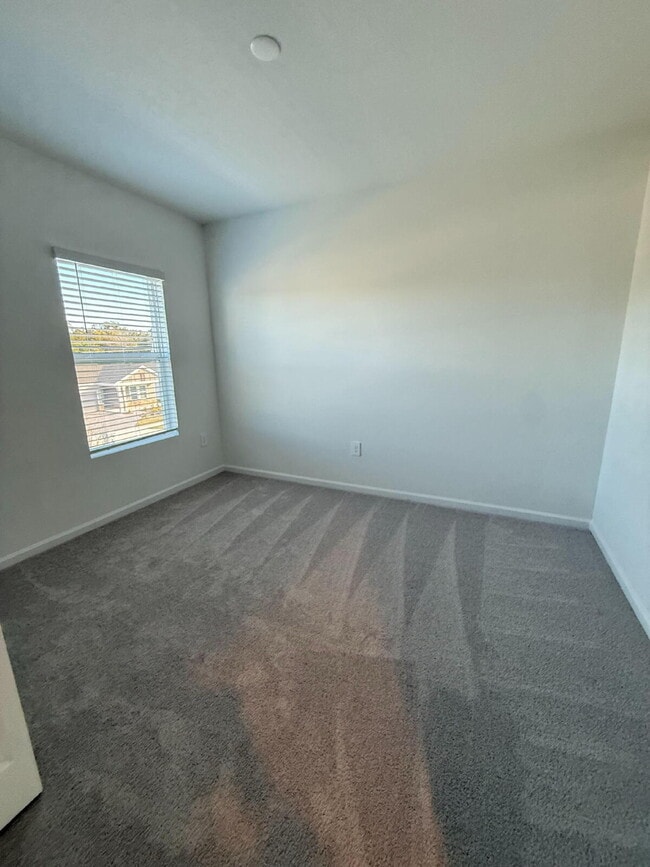 Building Photo - 2332 Rider Rain Ln