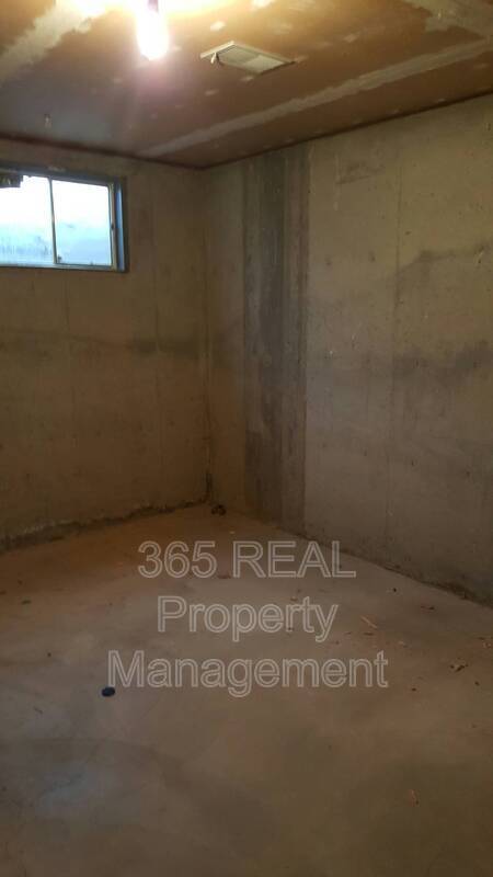 Building Photo - 803 4th St