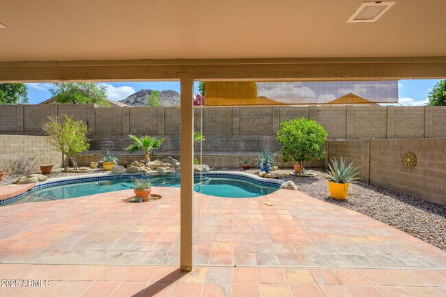 Building Photo - 25825 N 65th Ave